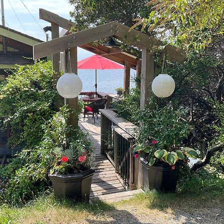 Blitz Beach House Oceanside Suite Powell River Εξωτερικό φωτογραφία