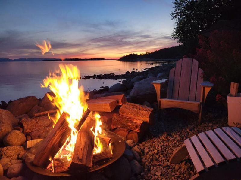 Blitz Beach House Oceanside Suite Powell River Εξωτερικό φωτογραφία